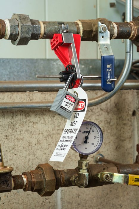 Omezujte bezpečnostní rizika při údržbě pomocí nejlepších postupů Lockout/Tagout